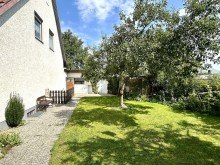 6 Ab ins Familiengl�ck ! Ein-/Zweifamilienhaus mit 3 Garagen in exclusiver Lage !