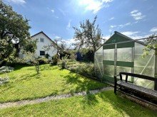8 Ab ins Familiengl�ck ! Ein-/Zweifamilienhaus mit 3 Garagen in exclusiver Lage !