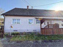 8 Familien und Pferdeliebhaber aufgepasst! Einfamilienhaus mit Stadel, Garagen und angrenzender Wiese!