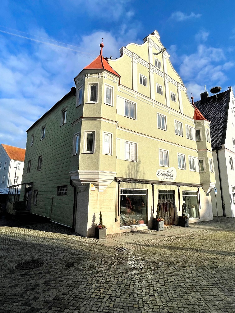 8 Haus H�chst�dt