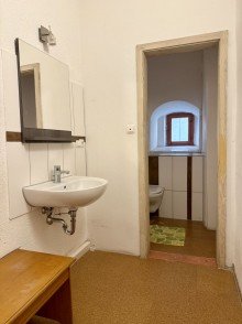 12 Attraktives Mehrfamilienhaus mit f�nf Wohneinheiten in zentraler Lage von Bissingen !