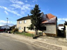 3 Rohdiamant sucht Familie! Attraktives Haus mit gro�em Grundst�ck in toller Lage von Eglingen !