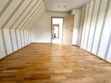 19 Ab ins Familiengl�ck ! Komplett sanierte DHH in Haunsheim !!!