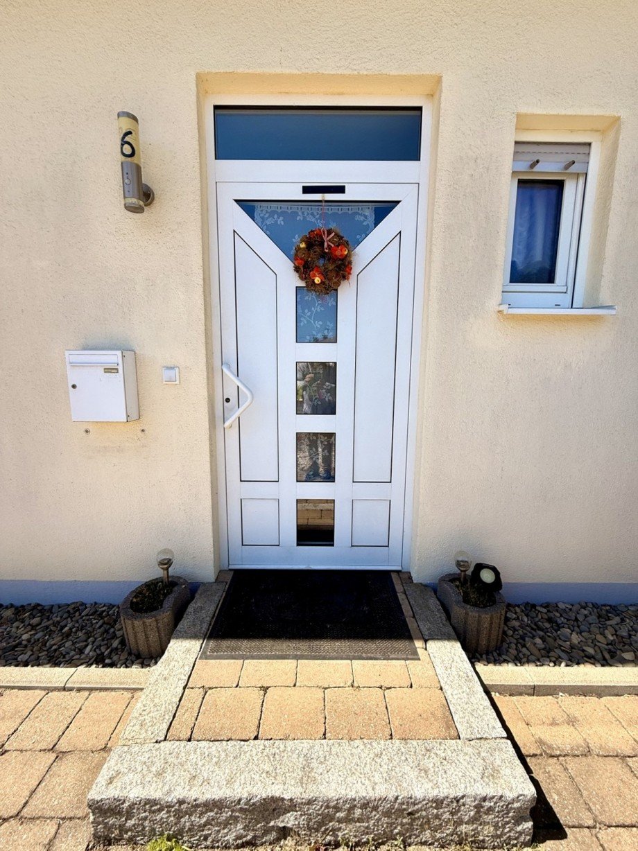 8 Doppelhaush�lfte B�chingen