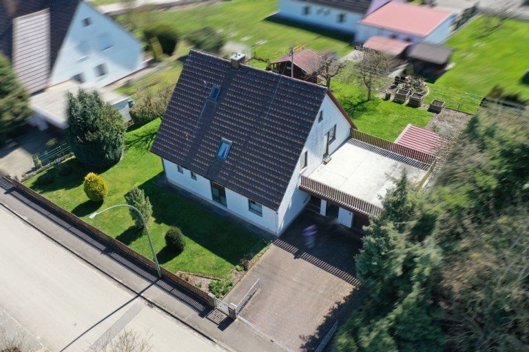 1 Unterglauheim Einfamilienhaus Tolles EFH mit gro�em Grundst�ck in sch�ner Lage von Unterglauheim!