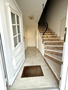 12 Familien und Pferdeliebhaber aufgepasst! Einfamilienhaus mit Stadel, Garagen und angrenzender Wiese!