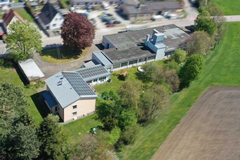 1 Lauingen Haus Wohnhaus mit XXL-Lager/Produktionshalle, B�ro u. Gro�garagen auf 3850m2 Grund!
