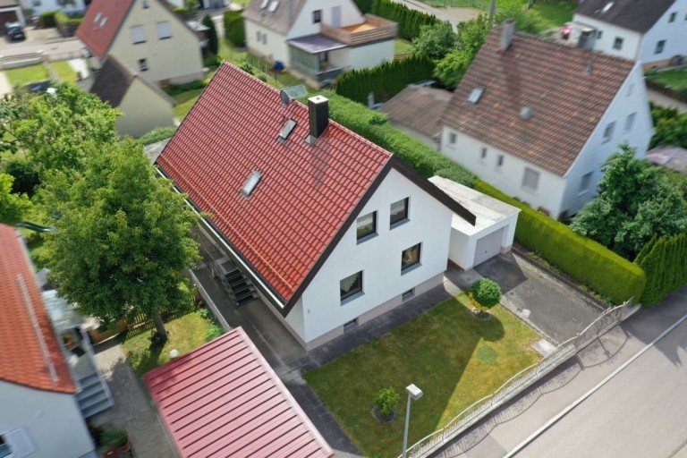 1 Landshausen Einfamilienhaus Attraktives Einfamilienhaus mit tollem Grundst�ck in Landshausen!