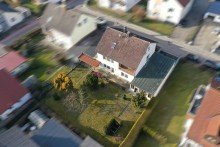 12 Ein- /Zweifamilienhaus in Traumlage von Lauingen! Gro�es Grundst�ck, 2 Garagen u. vieles mehr!