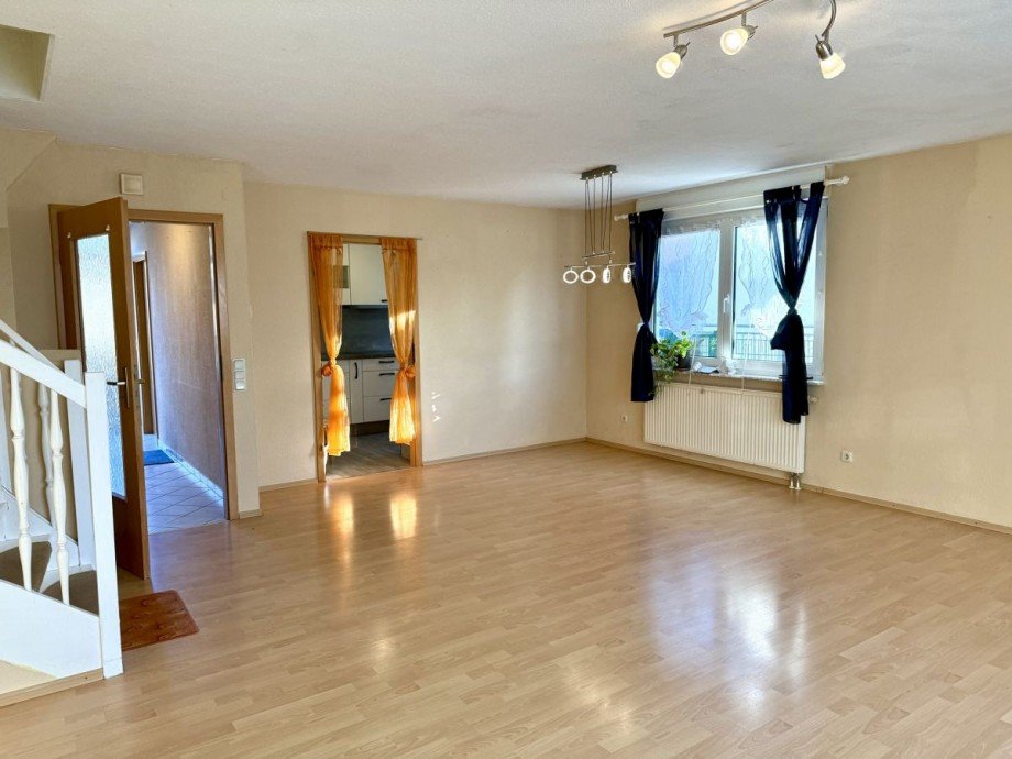 9 Doppelhaush�lfte B�chingen