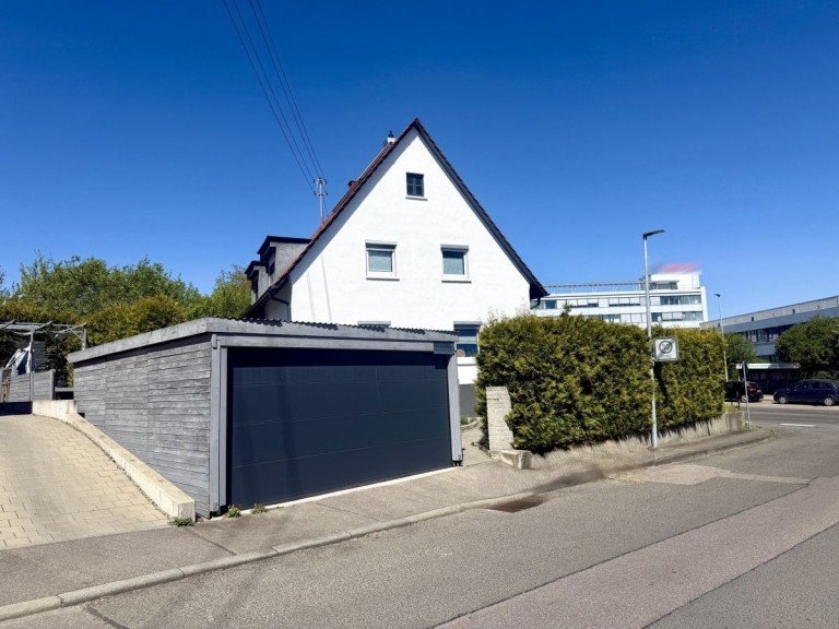 1 Giengen Einfamilienhaus Ab ins Familiengl�ck! Modernisiertes Einfamilienhaus in gesuchter Lage von Giengen a. d. Brenz!