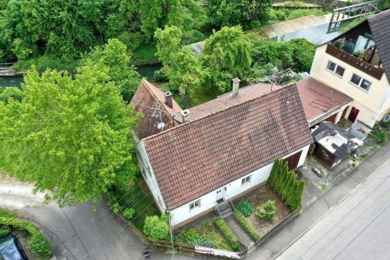 1 Wittislingen Haus Einfamilienhaus in einzigartiger Lage, direkt am Fluss in Wittislingen !