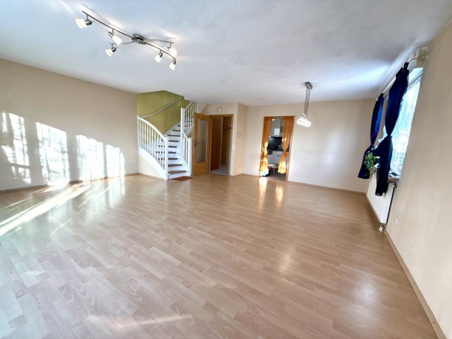 11 Doppelhaush�lfte B�chingen