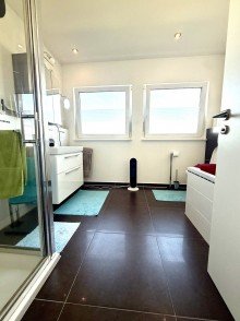 23 Ideal f�r Kapitalanleger! Traumhafte DHH mit Garten und Doppelgarage in Holzheim-Weisingen!