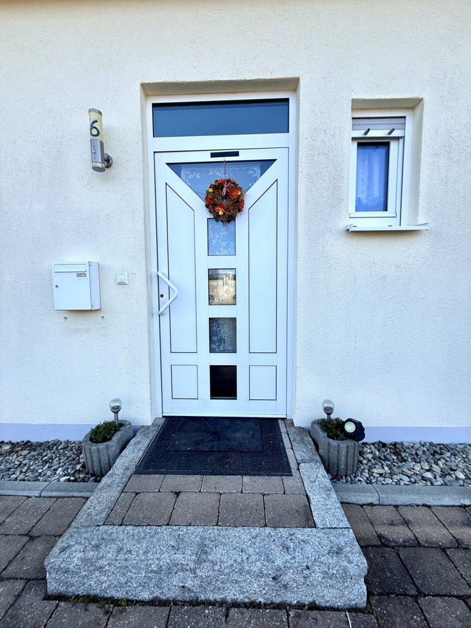 7 Doppelhaush�lfte B�chingen