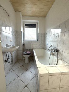 21 Attraktive Doppelhaush�lfte m. Nebengeb�uden auf rund 1100m2 Grundst�ck in Lauingen!