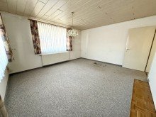 17 Familien und Pferdeliebhaber aufgepasst! Einfamilienhaus mit Stadel, Garagen und angrenzender Wiese!