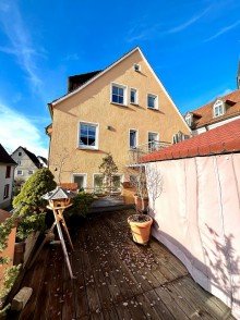 10 Wohn- und Gesch�ftshaus im Herzen von Neresheim !