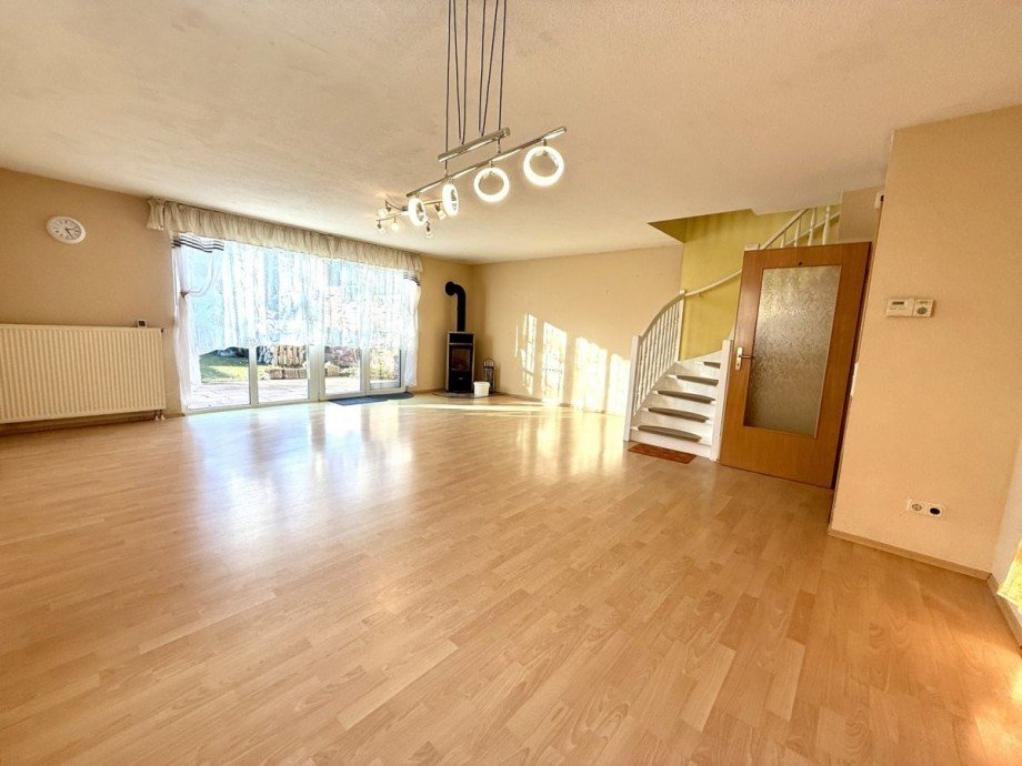 11 Doppelhaush�lfte B�chingen