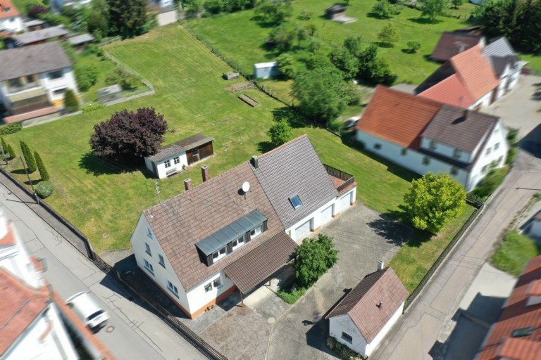 1 Haunsheim Haus Wohnen, Tierhaltung u. Arbeiten an einem Ort ? Zweifamilienhaus mit XXL Grundt�ck in Haunsheim !