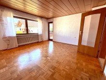 17 Traumhaftes Ein- bzw. Zweifamilienhaus in Syrgenstein! Ein Familiendomizil mit 3 Garagen