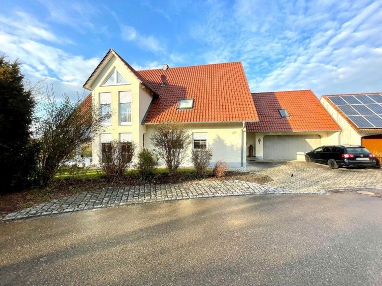 1 Binswangen Haus Traumhaftes XXL Einfamilienhaus mit Panoramablick in Wertingen OT