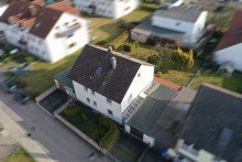 9 Ein- /Zweifamilienhaus in Traumlage von Lauingen! Gro�es Grundst�ck, 2 Garagen u. vieles mehr!