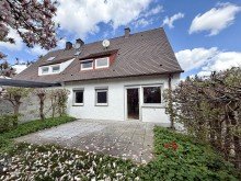 3 Attraktive Doppelhaush�lfte m. Nebengeb�uden auf rund 1100m2 Grundst�ck in Lauingen!