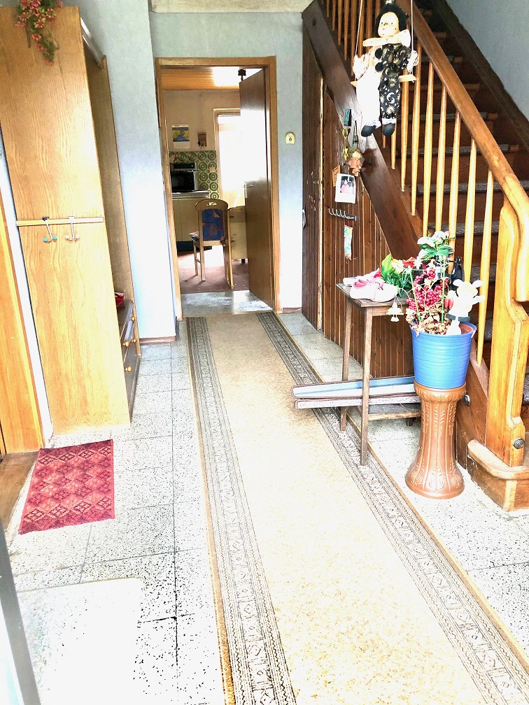 32 Haus K�ngisbronn