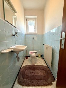 25 Ab ins Familiengl�ck! Zweifamilienhaus mit gro�em Grundst�ck in Bissingen!