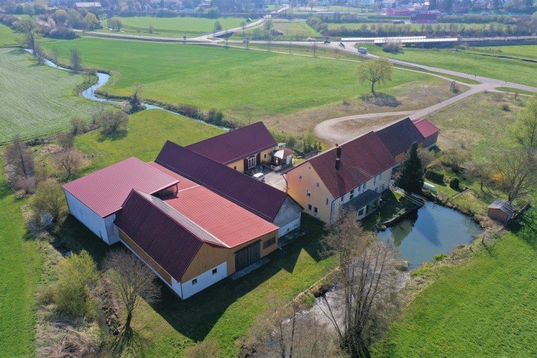 1 H�chst�dt Haus Herrschaftliches Anwesen in Alleinlage -ideal als Reiterhof
