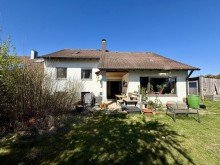 8 Attraktives Reiheneckhaus mit gro�em Grundst�ck in bevorzugter Lage von N�rdlingen!
