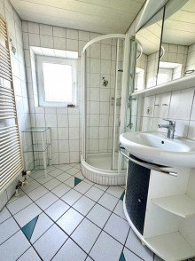 16 3,2,1 Meins! Tolles Zweifamilienhaus in sonniger Lage von Syrgenstein !