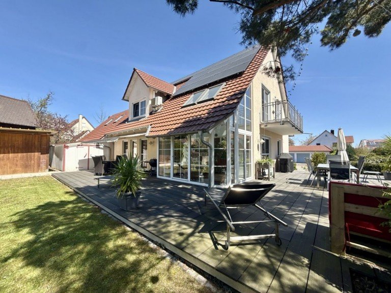 1 Wertingen Einfamilienhaus Ab ins Familiengl�ck! Hochwertiges Einfamilienhaus in Traumlage von Wertingen!