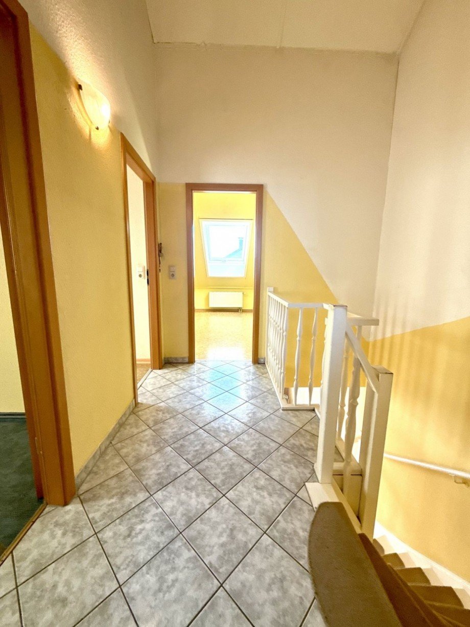 18 Doppelhaush�lfte B�chingen