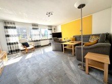 16 Ab ins Familienhgl�ck ! Traumhaftes Ein-/Zweifamilienhaus in Bachhagel !