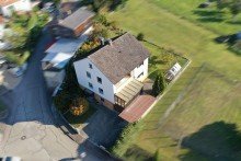 1 Variables Ein- bzw. Zweifamilienhaus in leichter S�dhanglage von Haunsheim!
