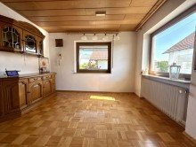 19 Traumhaftes Ein- bzw. Zweifamilienhaus in Syrgenstein! Ein Familiendomizil mit 3 Garagen