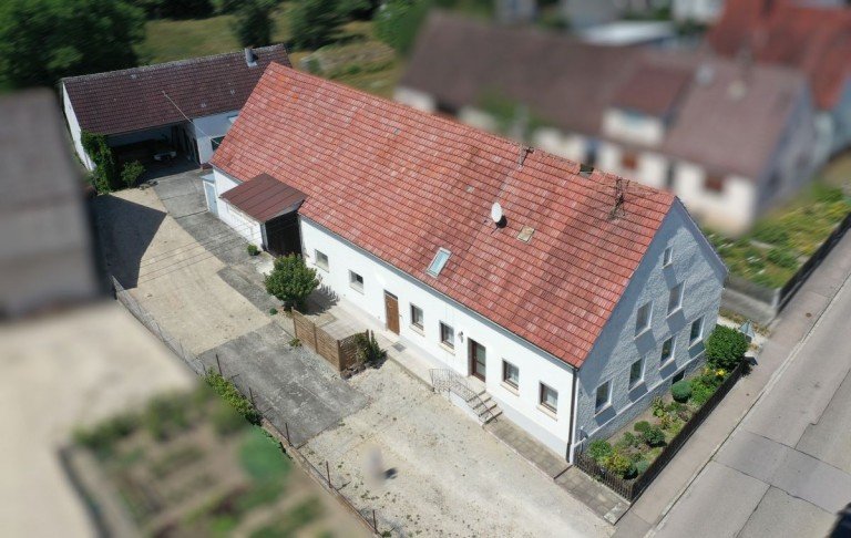 1 Burghagel Bauernhaus Einfamilienhaus mit gro�en Nebengeb�uden in Burghagel!