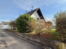 5 ! Bungalowartiges Ein- oder Zweifamilienhaus mit Ausbaureserve in Lutzingen!