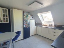18 Au�ergew�hnliches Mehrgenerationenhaus mit zwei Wohneinheiten, Pool und Wintergarten in Bachhagel