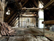 15 Kleines Einfamilienhaus mitten in H�chst�dt !