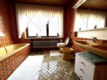 17 Gro�familien und Kapitalanleger aufgepasst ! Wohnhaus mit 3 Wohneinheiten in Top-Lage !!!