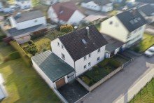 8 Ein- /Zweifamilienhaus in Traumlage von Lauingen! Gro�es Grundst�ck, 2 Garagen u. vieles mehr!
