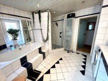 15 Wohn- und Gesch�ftshaus im Herzen von Neresheim !