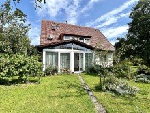 5 Ab ins Familiengl�ck ! Ein-/Zweifamilienhaus mit 3 Garagen in exclusiver Lage !