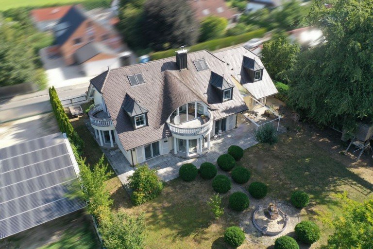 1 Dillingen Villa Stilvolle Unternehmervilla im Herzen von Dillingen! Hochwertig, modern und mit Charakter!