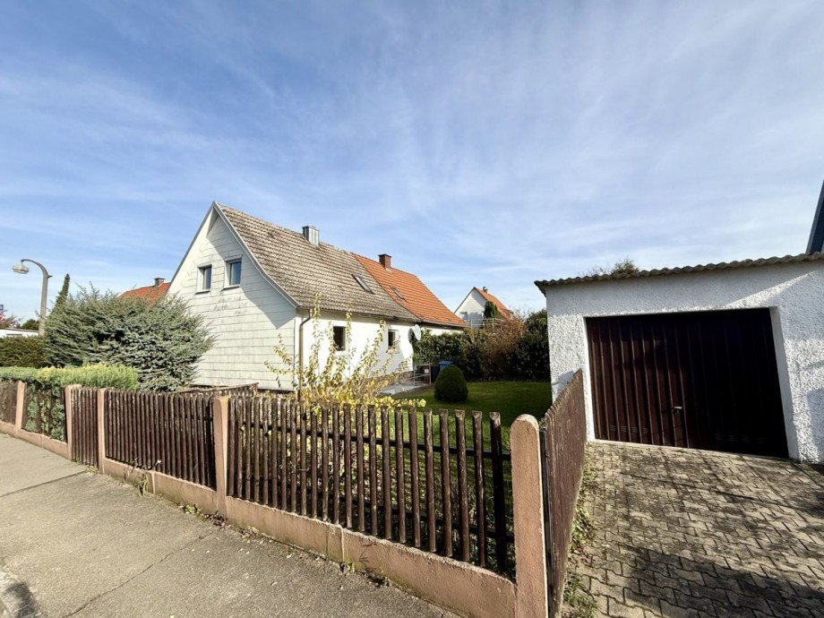 1 Doppelhaush�lfte Dillingen