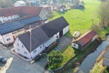 1 Familien und Pferdeliebhaber aufgepasst! Einfamilienhaus mit Stadel, Garagen und angrenzender Wiese!