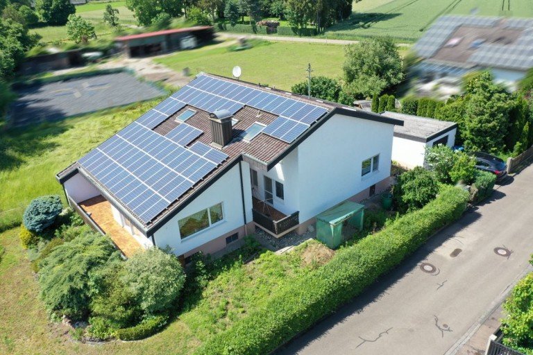 1 Dillingen Mehrfamilienhaus Traumhaftes Familiendomizil mit m�chtig Potenzial in Top Lage Dillingen-Donaualtheim !!!